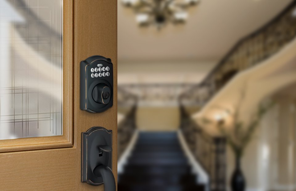 SCHLAGE Satin Nickel FE595VCAM619ACC Camelot Keypad Entry with Flex-Lock  and Accent Levers